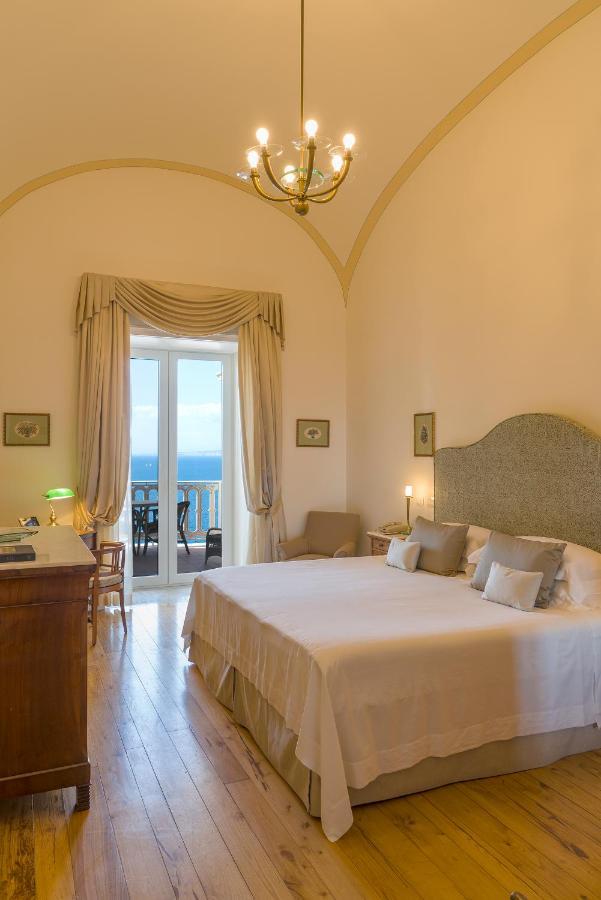 Deluxe Double Room with Sea View,565450530:JPEG