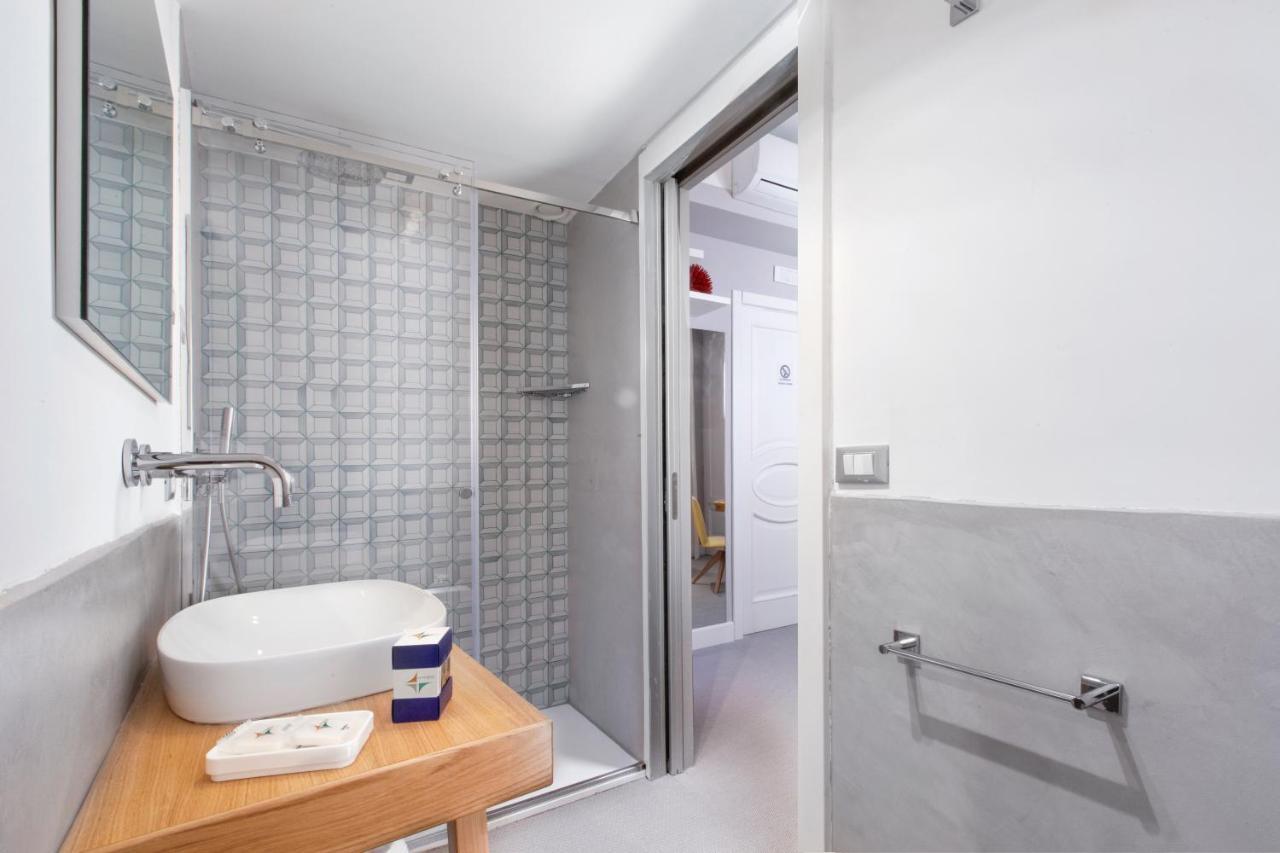 Large Double Room - Split Level