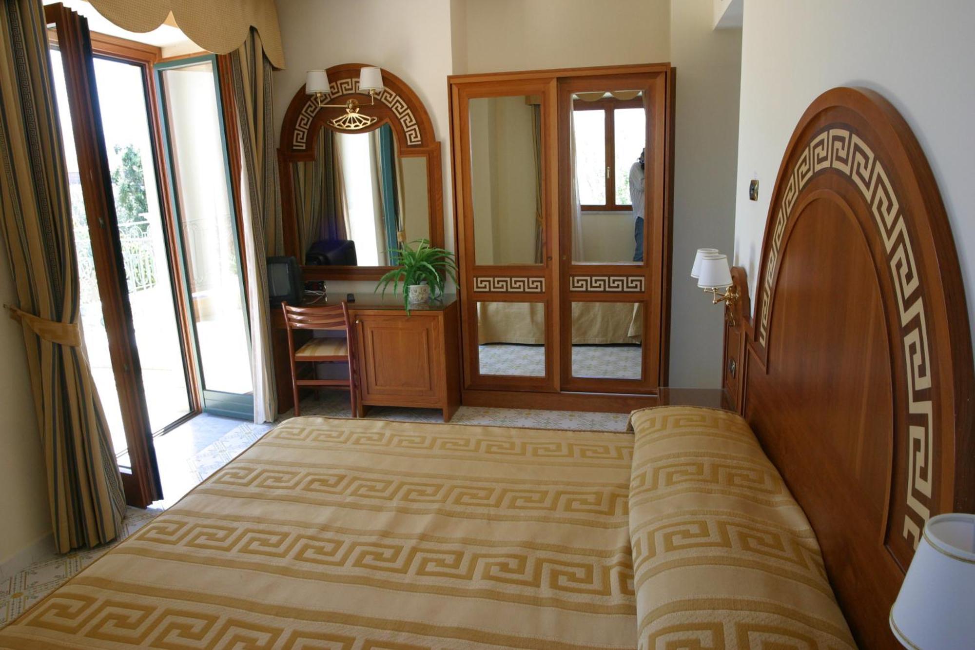 Double Room with Balcony and Sea View