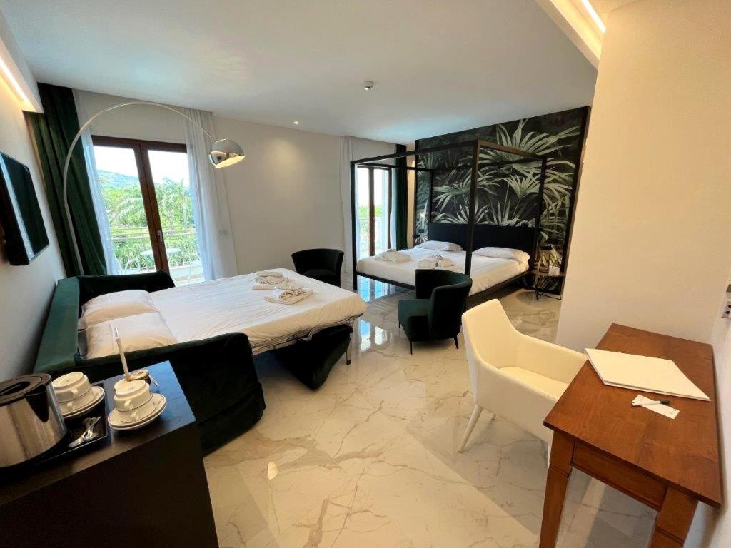 Junior Suite mit Poolblick