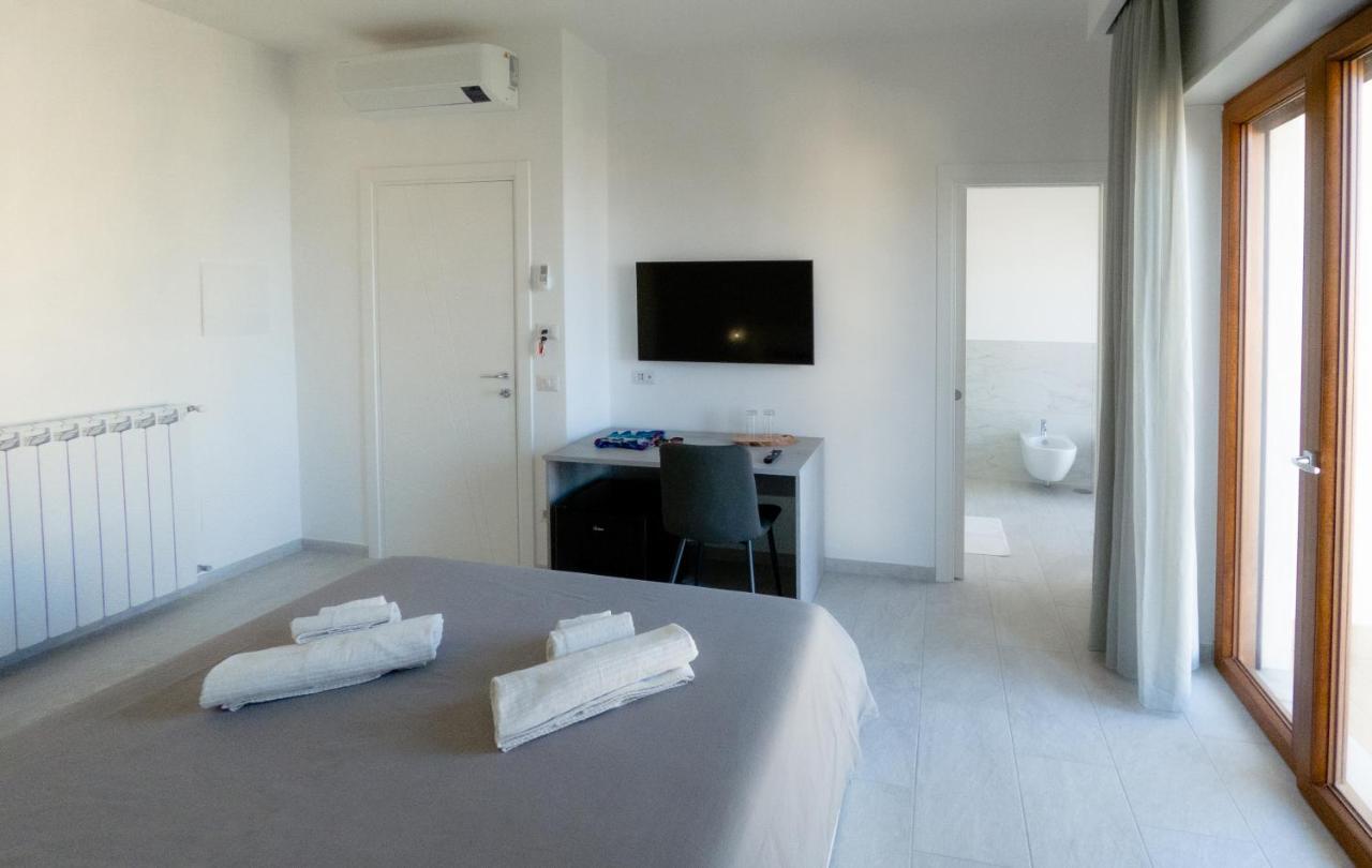 Double Room with Balcony,1297883593:JPEG