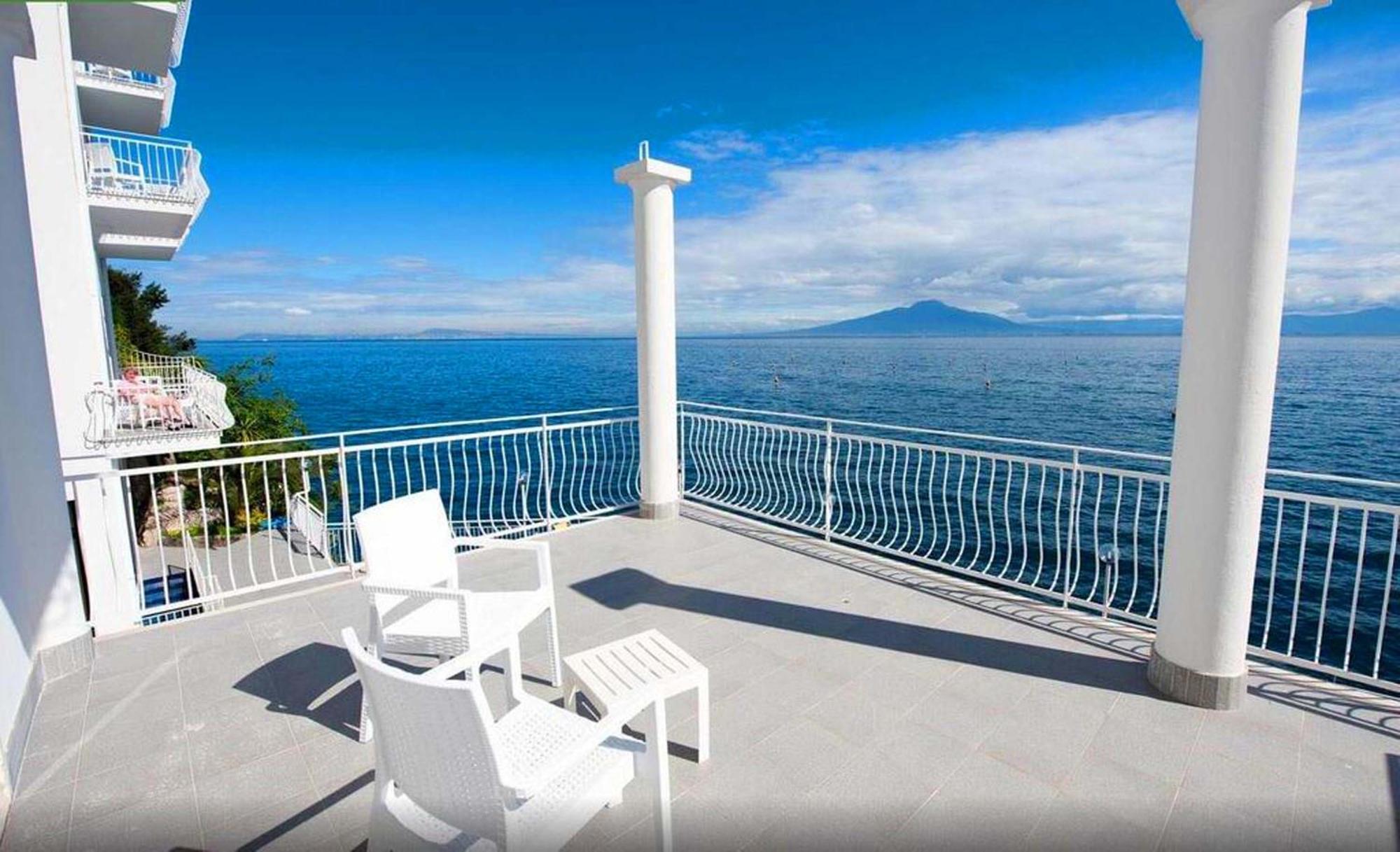 Suite with Sea View,1747232689:JPEG