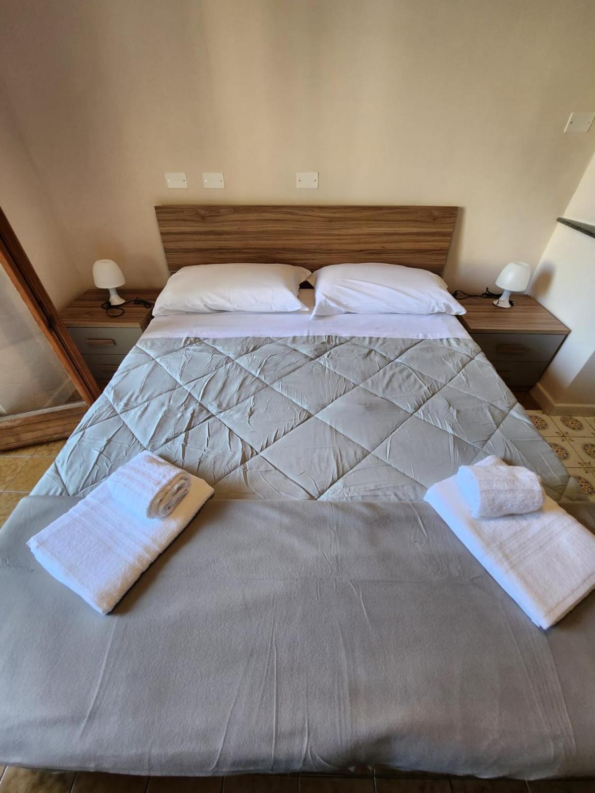 Double Room with Private External Bathroom,1661717357:JPEG