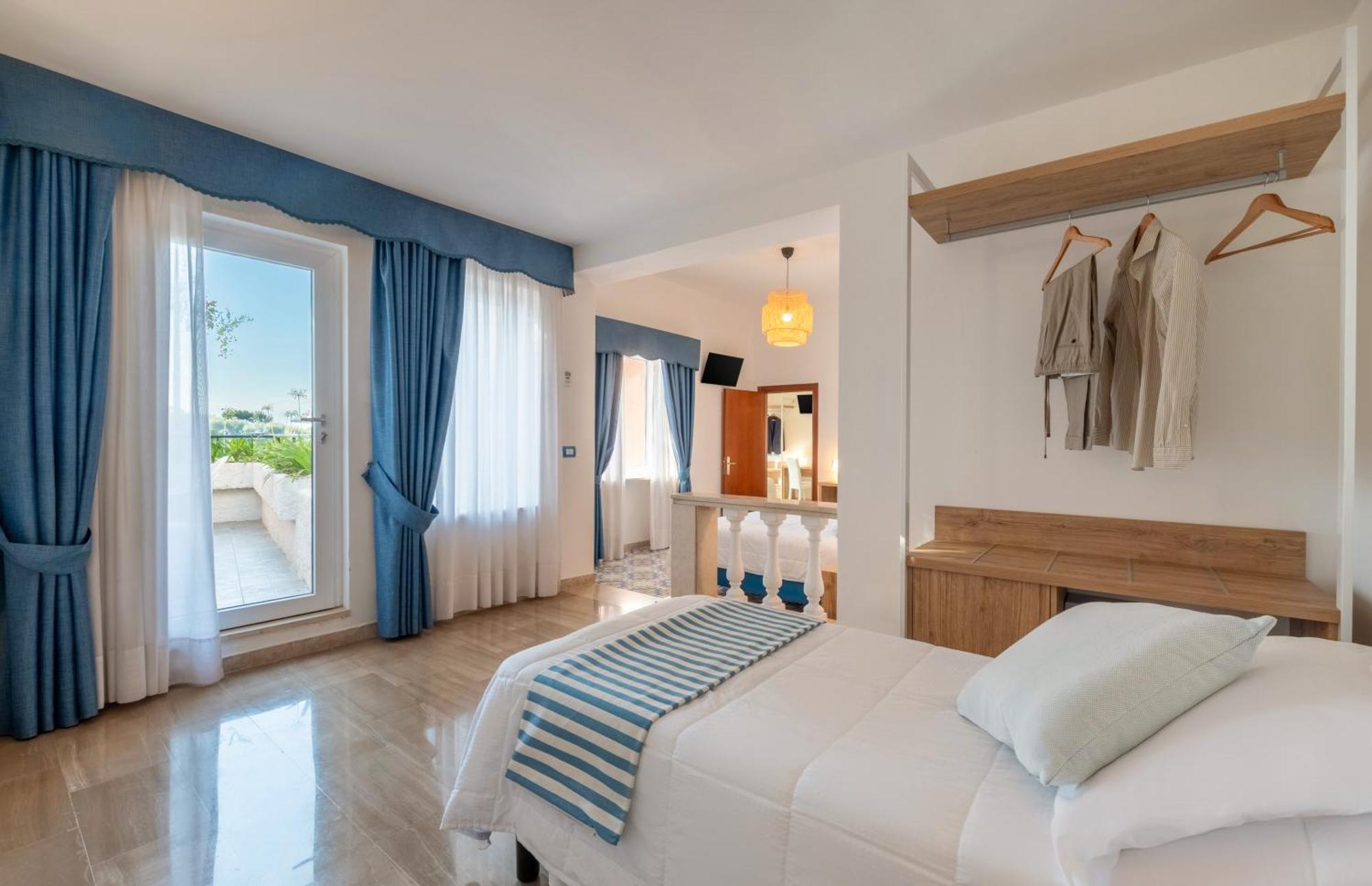 Deluxe Family Room,1706779461:JPEG