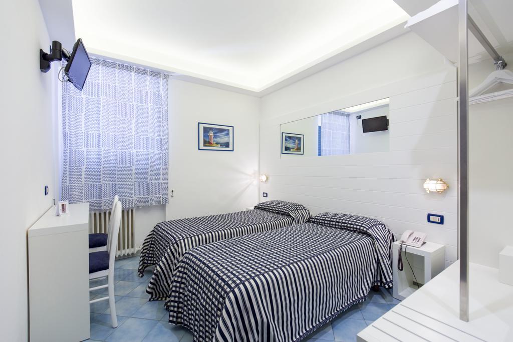 Double or Twin Room Sea View
