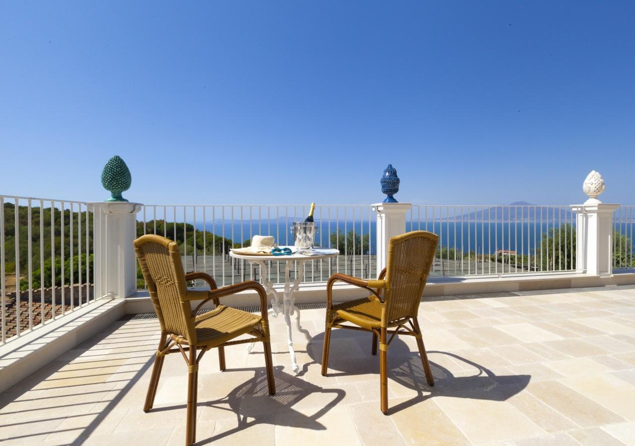 Deluxe Double or Twin Room with Sea View,1182002470:JPEG