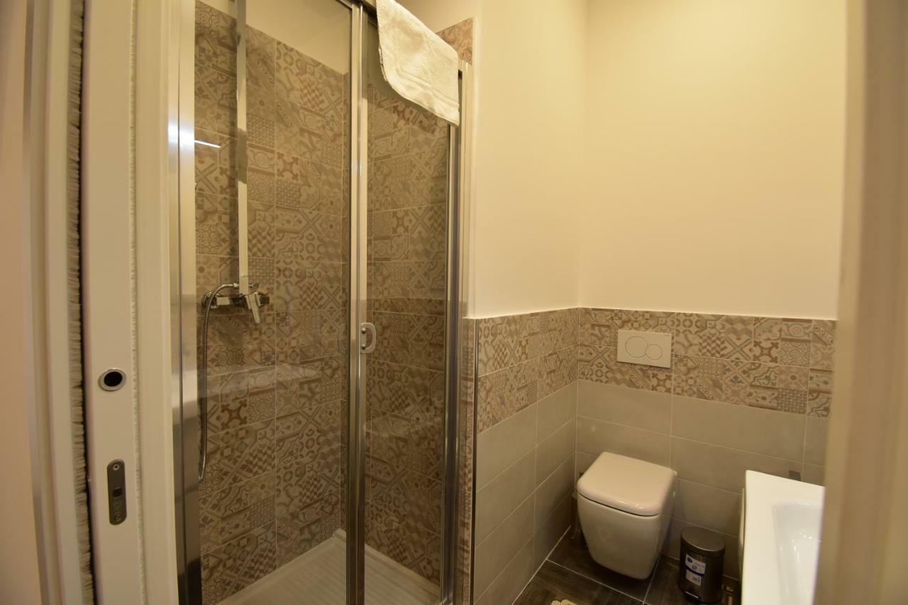 Deluxe Double Room with Balcony,819797447:JPEG