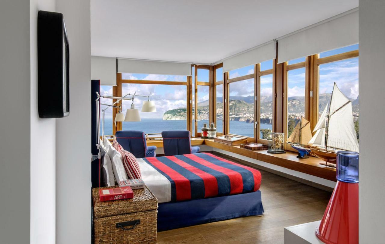 Superior Corner with Sea View