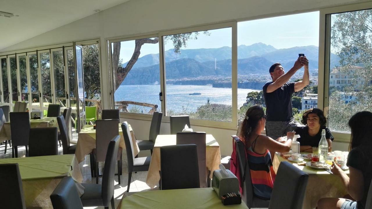 Three-Bedroom Apartment with Terrace and Sea View,891007726:JPEG