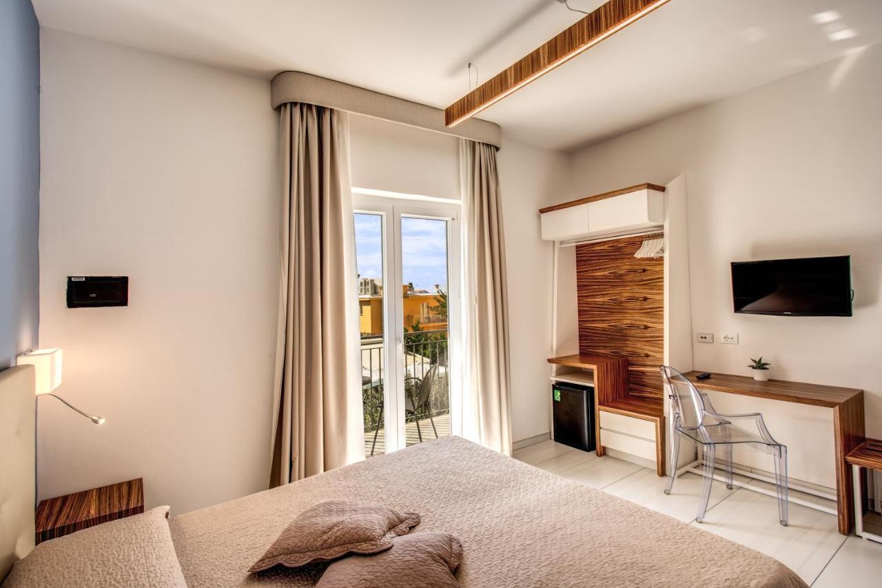 Chambre Double ou Lits Jumeaux - Vue sur Piscine