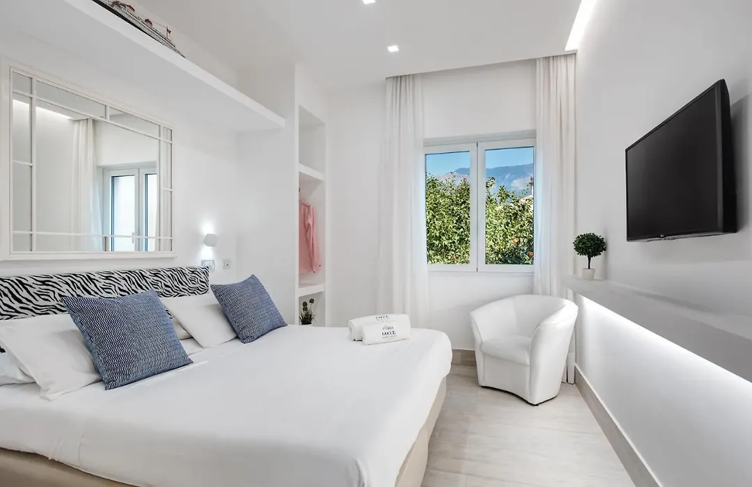 Total White Home Sorrento-1