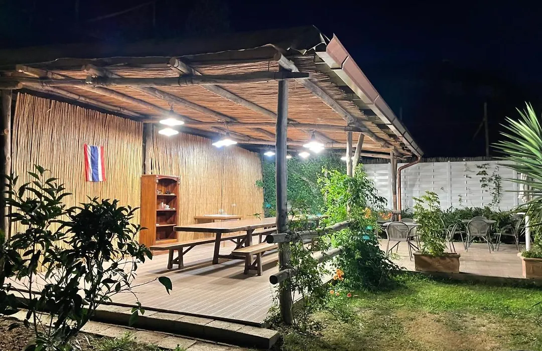 Casa Sorrento, Immerso Nel Verde A Pochi Passi Dal Centro-1