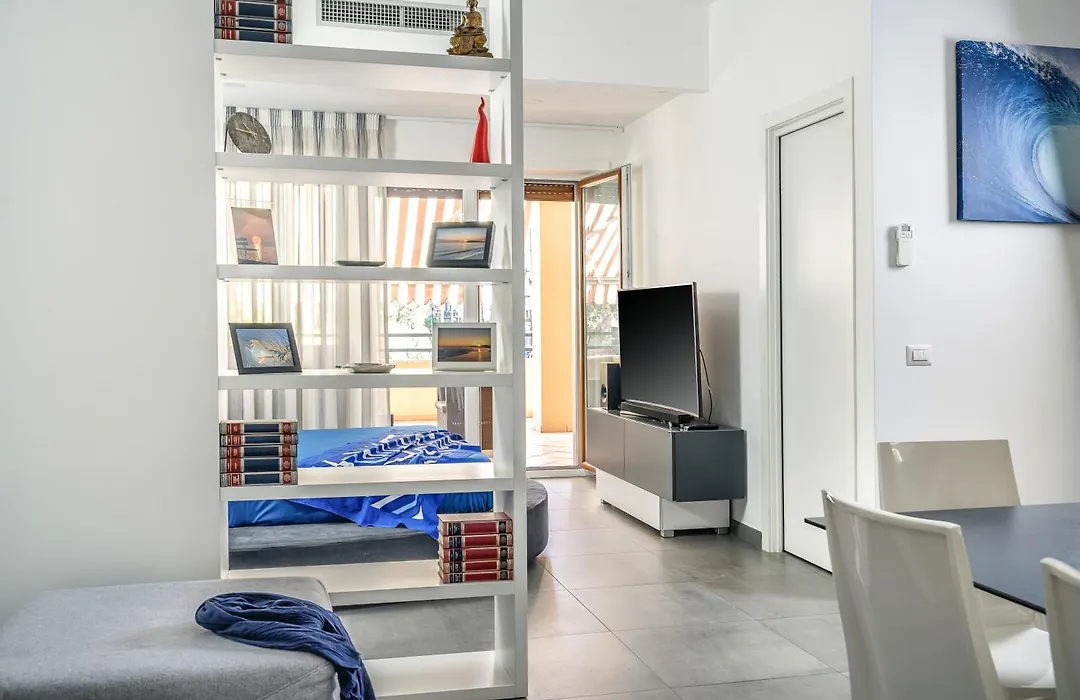 Modern Spacious Apartment With Terrace, Balconies, Solarium & Gym-1