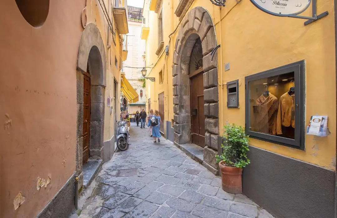Cosy House Under The Arches In Sorrento Old Town-1