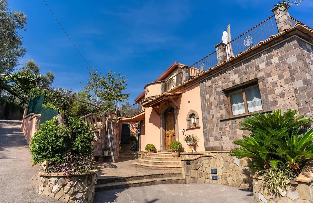 Villa Caruso Private Heated Pool & Sea View-1