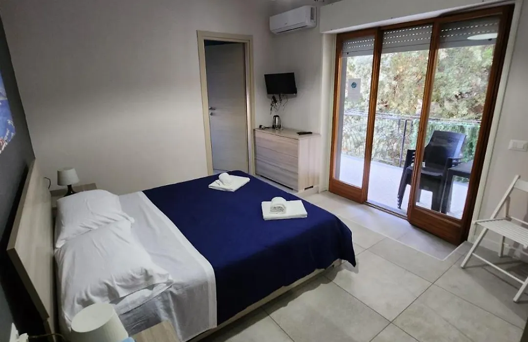 Sorrento'S Holidays Rooms-1