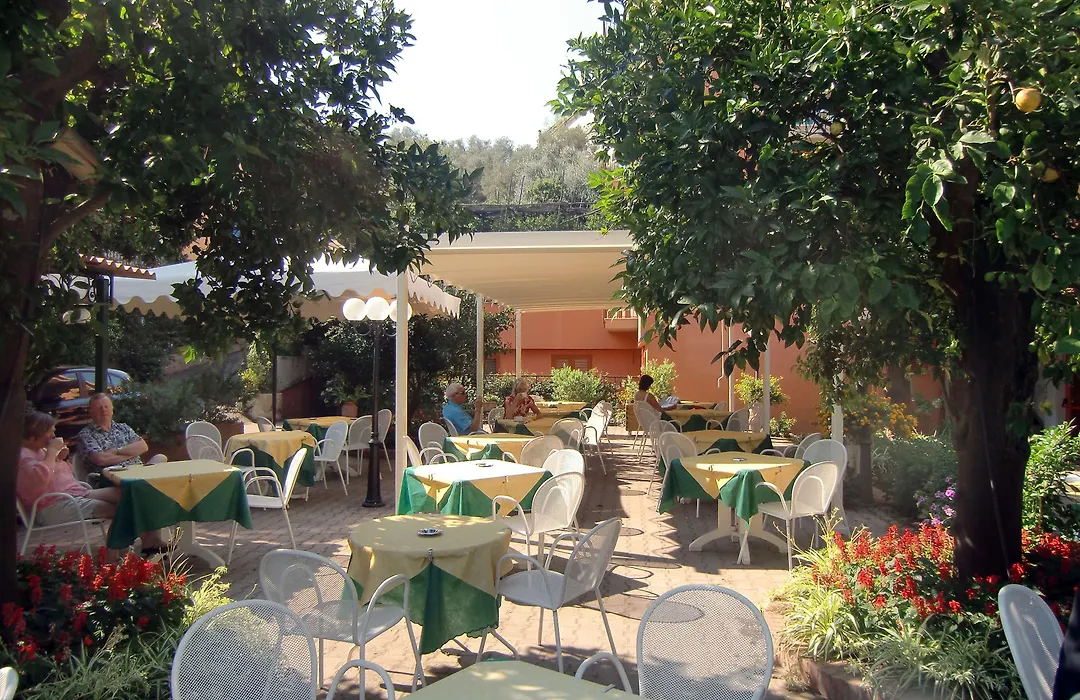 Hotel Girasole-1