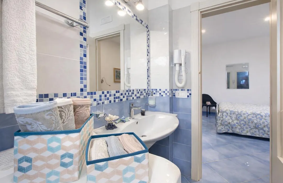 Cafiero Azure Flat-1