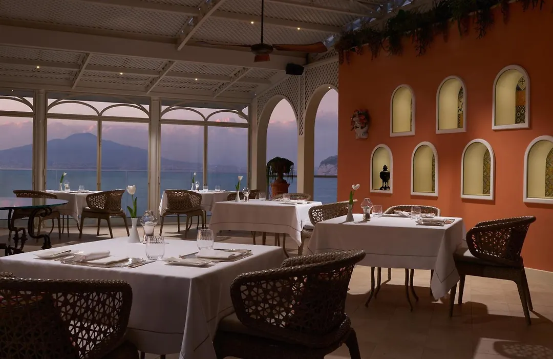 Grand Hotel Royal-1