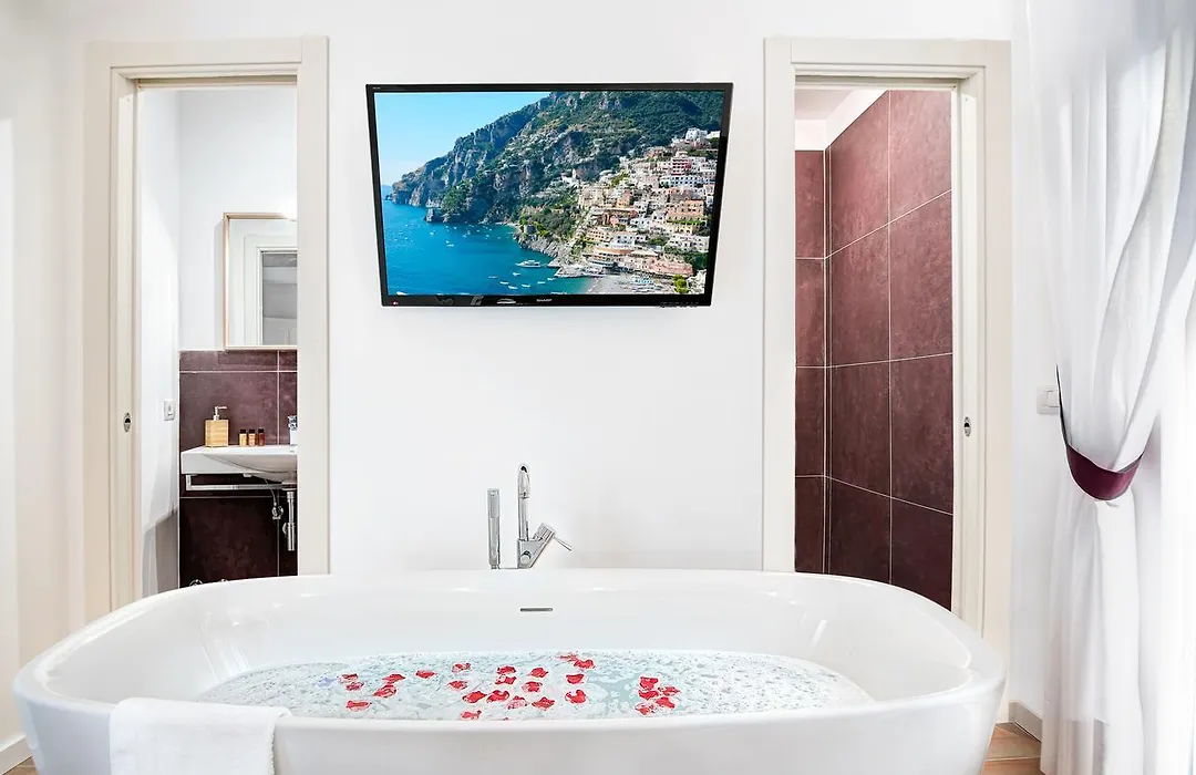 Caruso 6 By Villasandco Rentalsorrento-1