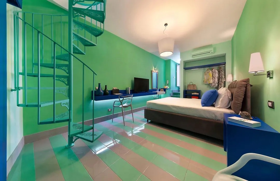 Suite Home Sorrento-1