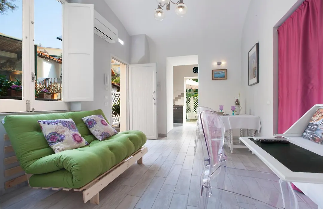 Dreaming Sorrento Suites-1