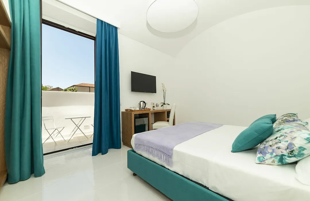 Sorrento Luxury Rooms-1