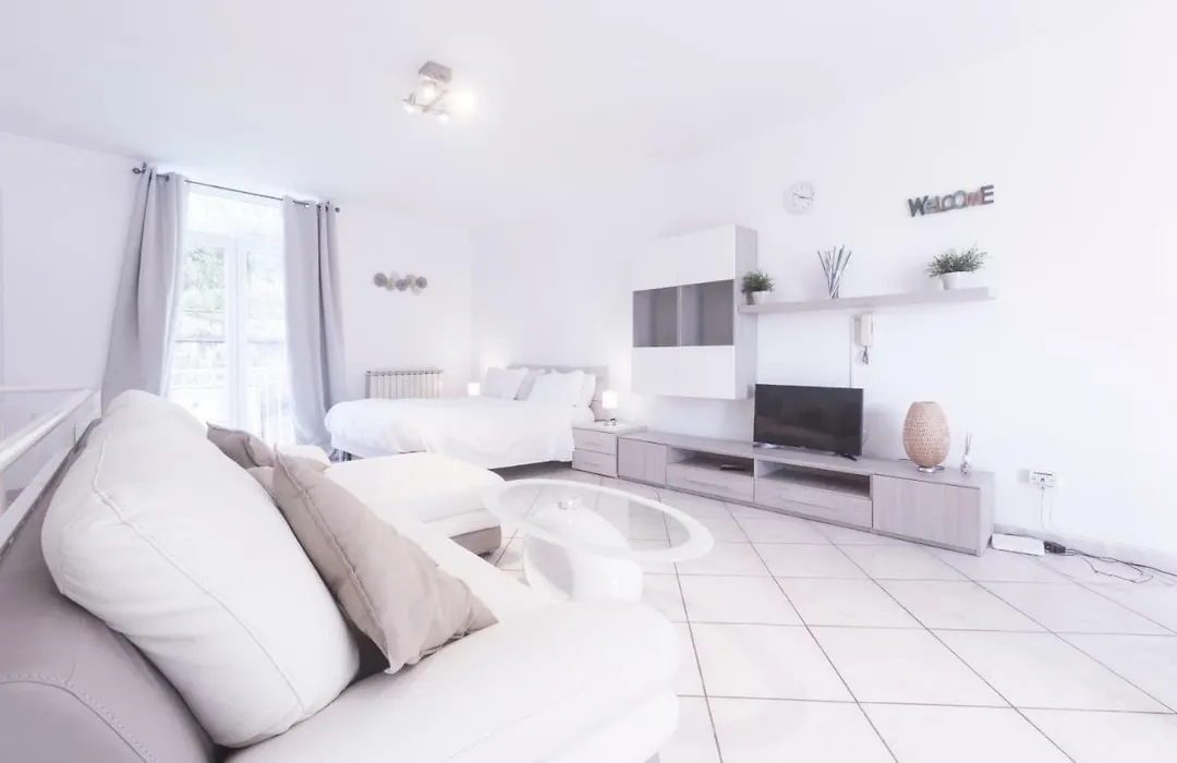 Cozy Sorrento Studio-1