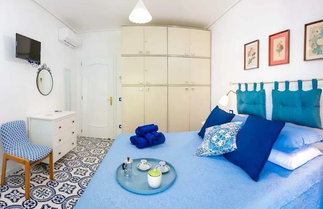 La Casetta Linda - New 2 Bedroom Apt In Sorrento With Seaview Terrace-1