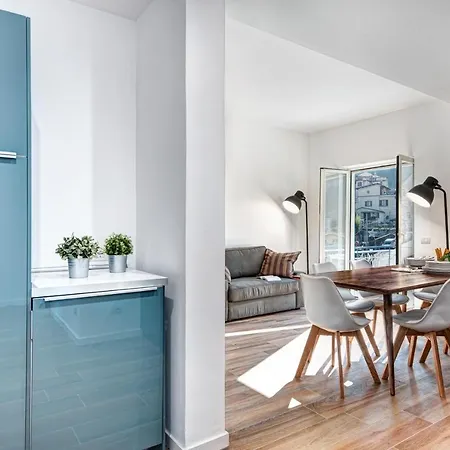Luxury Blues Apartment-2