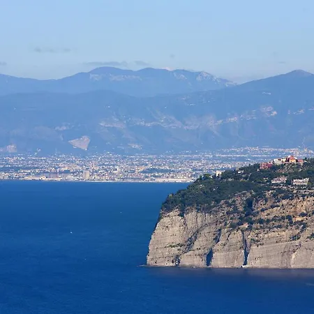 Amore Rentals - Villa Bianca 1-3