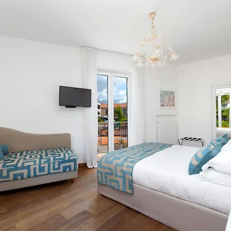 Sorrentovibes - Luxury Home Sea View & Jacuzzi In Sorrento Centre-2