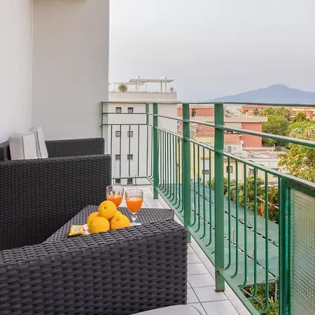 Sorrentovibes - Family Home With Terrace & Amazing View In Sorrento Center-2