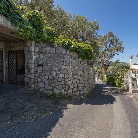 De Vivo Realty - Ulivi Apt Sorrento-2