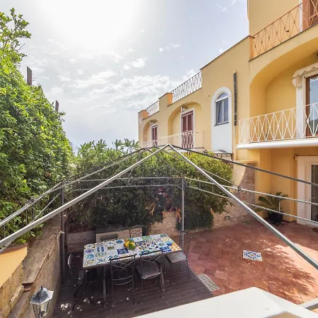 Faraglioni Di Sorrento Rooms-2