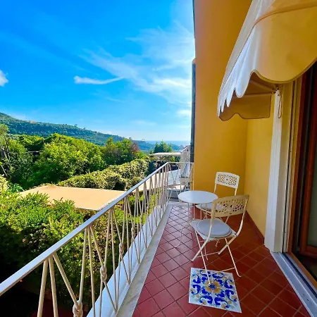 Faraglioni Di Sorrento Rooms-3