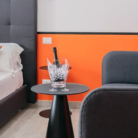 Modern Spacious Apartment With Terrace, Balconies, Solarium & Gym-2