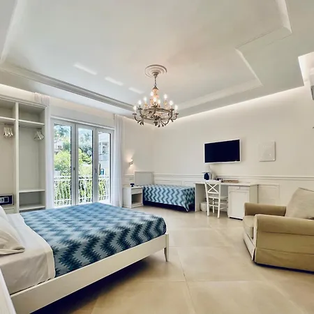 Palazzo Mauro Sorrento Luxury Rooms-3
