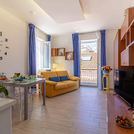 Vivaldo Suite Accademia - Boutique Penthouse In The Heart Of Sorrento-2