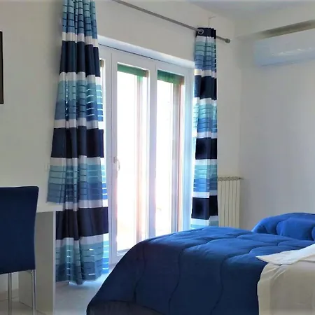 Sorrento Blue Eyes Apartment-3