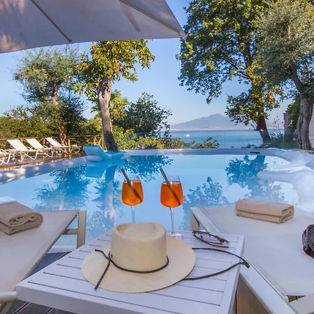 Amore Rentals - Villa Nina-3