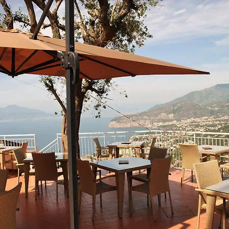 Hotel Villa Fiorita-3