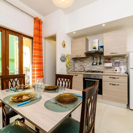 Sorrento Mahal Kita Lovely 6-Bed In Sorrento-2