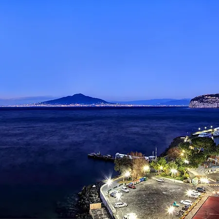 Caruso 4 By Villasandco Rentalsorrento-2