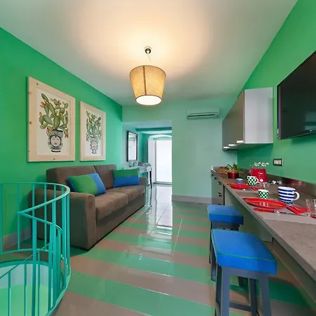 Suite Home Sorrento-3