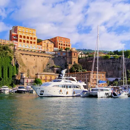 Tasso Apartments-3