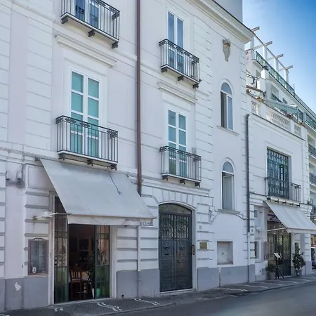 "White Mermaid" - Sorrento Downtown Sea View Apartment-2