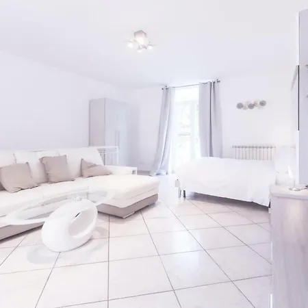 Cozy Sorrento Studio-2