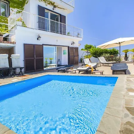 Amore Rentals - Casa Augusta A-3