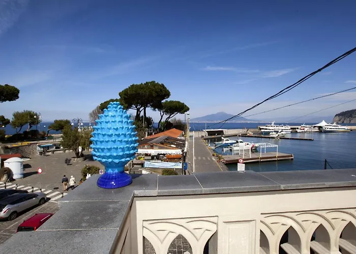 AMORE RENTALS - La Terrazza Sul Porto Sorrento